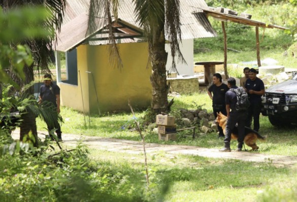 Polis Bongkar Kes Pembunuhan Melibatkan Geng Kongsi Gelap. Culik, Bunuh dan Tanam Dalam Hutan. Polis Bongkar Kes Pembunuhan Melibatkan Geng Kongsi Gelap. Culik, Bunuh dan Tanam Dalam Hutan.