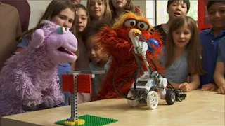 Murray and Ovejita, Murray Has a Little Lamb robot school, basketball robot, Sesame Street Episode 4406 Help O Bots, Help-O-Bots season 44