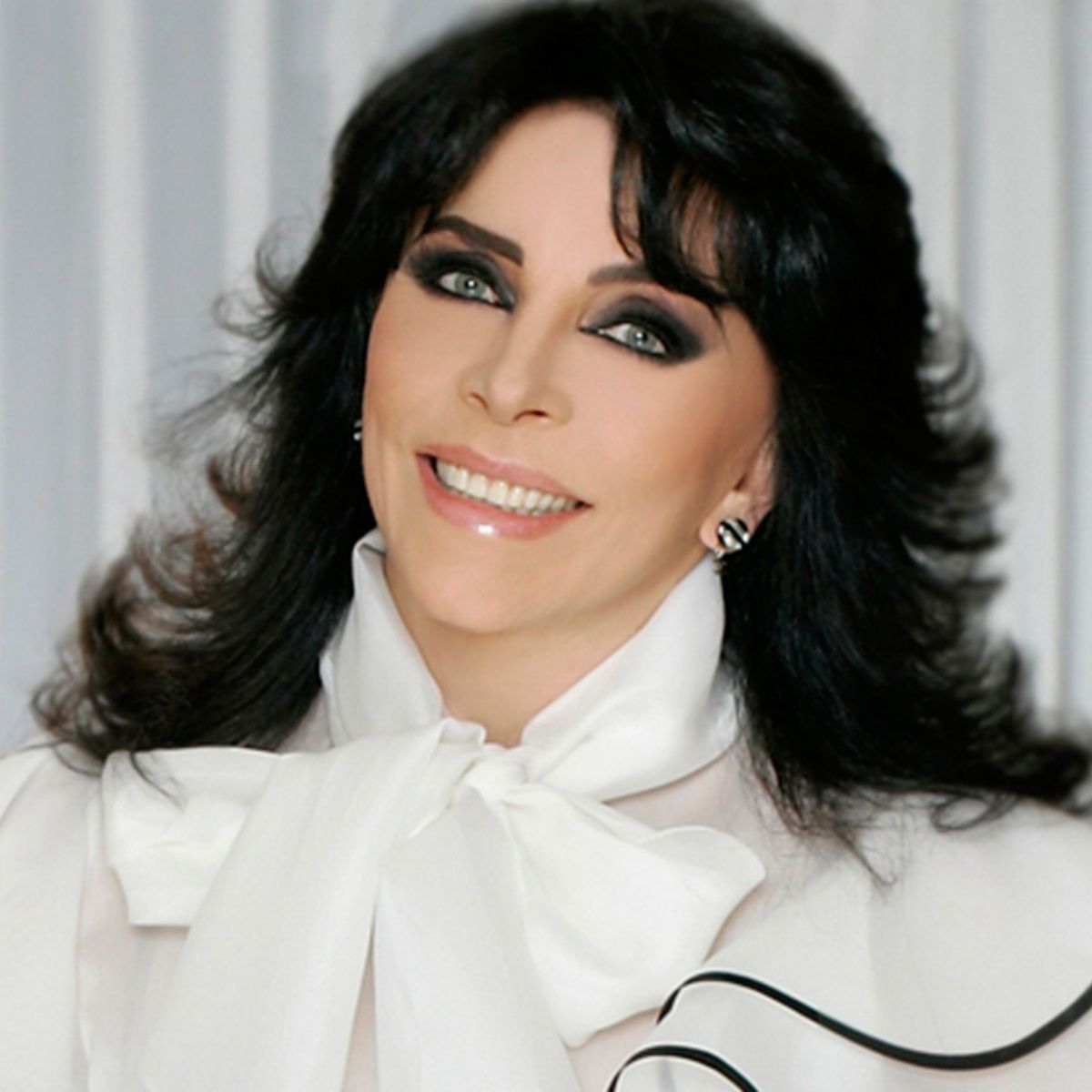El Lavadero de las Muñecas VERÓNICA CASTRO CONFIRMA REGRESO A TELEVISA