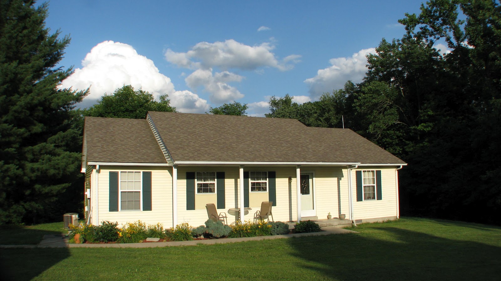 Stacie Thompson REALTOR® Notice of Sale Pending