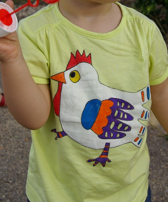 Alis Blat Camiseta pajaritos, gallina, lluvia