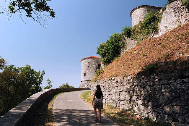 Grad rihemberk, vipavska dolina