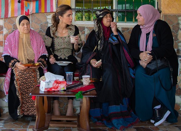 Queen Rania visited Wadi Shueib in Balqa Governorate and met with a group of women from a local charity