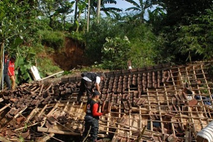 Berita Banjir Garut & Longsor Sumedang Bahasa Jawa Paling Anyar