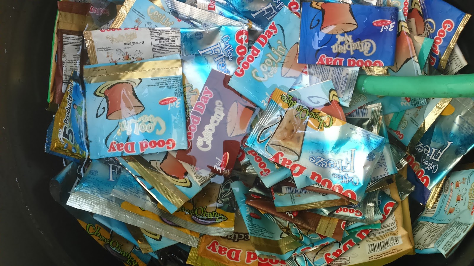 Menyayangi Sampah, In Syaa Allah jadi Berkah Tutorial Membuat Tas Daur