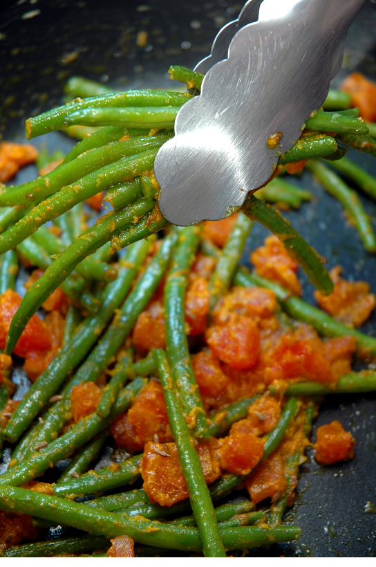 nueva cocina Green Beans with Cumin, Garlic & Tomato