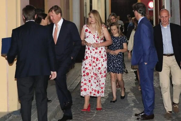 Queen Maxima wore Johanna Ortiz Melodias Salvajes front slit floral print silk dress. Princesses Catharina-Amalia, Alexia and Ariane