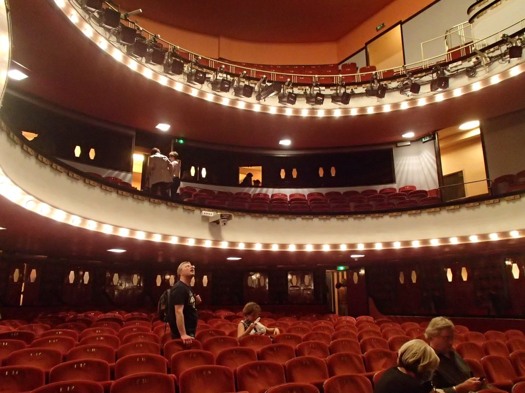 Pièces De Théatre à Paris En Ce Moment Vis ma vie à Paris: Un grand moment de solitude, théâtre de la Michodière
