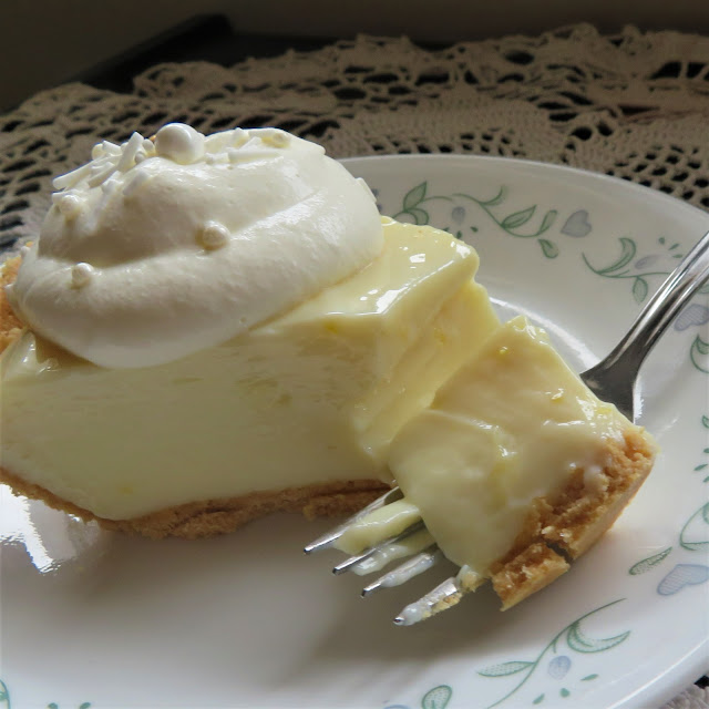 Old Fashioned Lemon Icebox Pie The English Kitchen