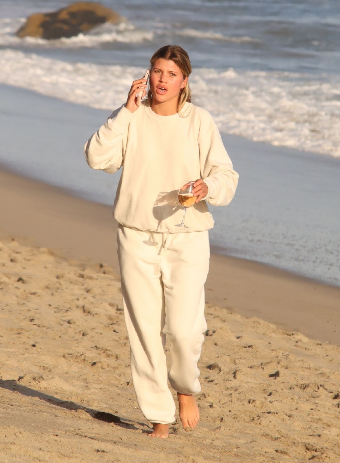 Sofia Richie – Beach in Malibu 04/24/2020