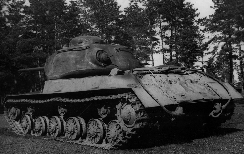 Т 34 ис. Танк ИС-1. ИС 1 1943. Танк Иосиф Сталин 1. ИС 1 орудия.