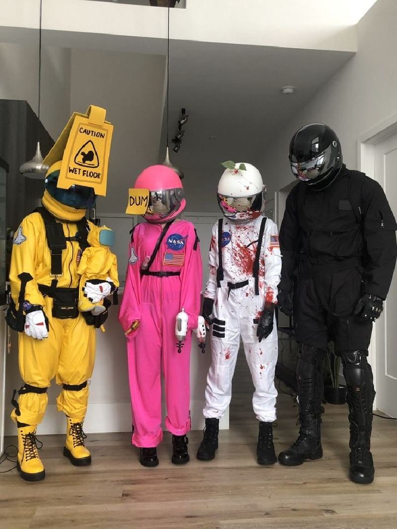 Foto Cosplay Among Us