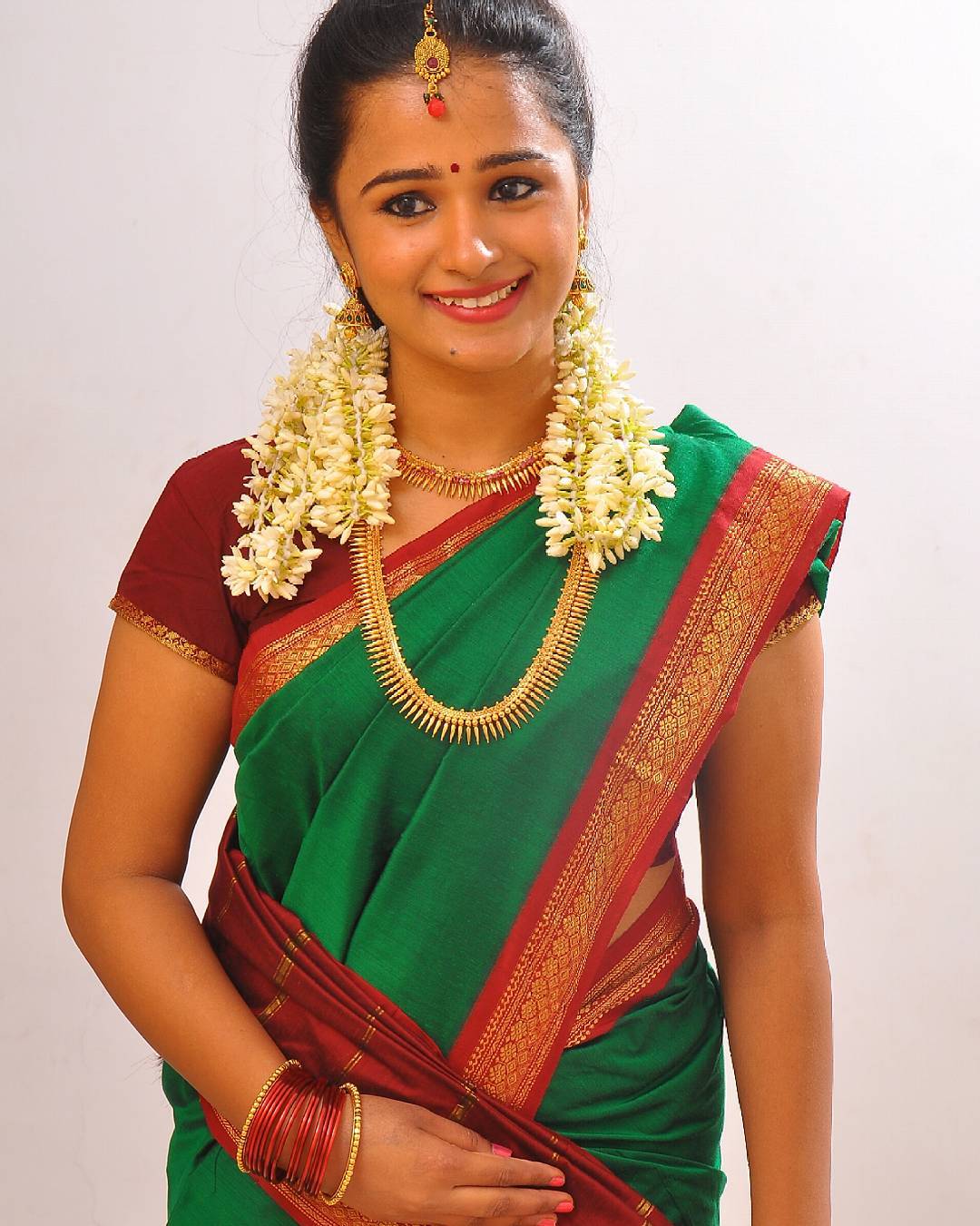 Traditional Beauty Kannika Ravi Latest Stills | CineHub