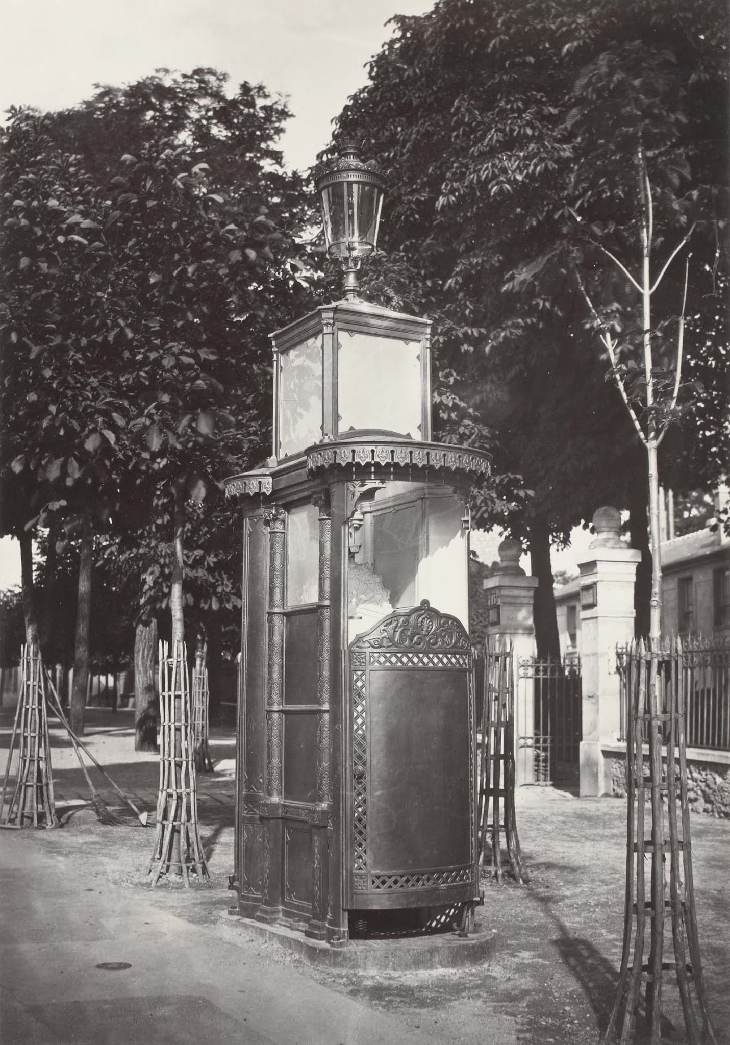 pissoir vintage public urinals paris
