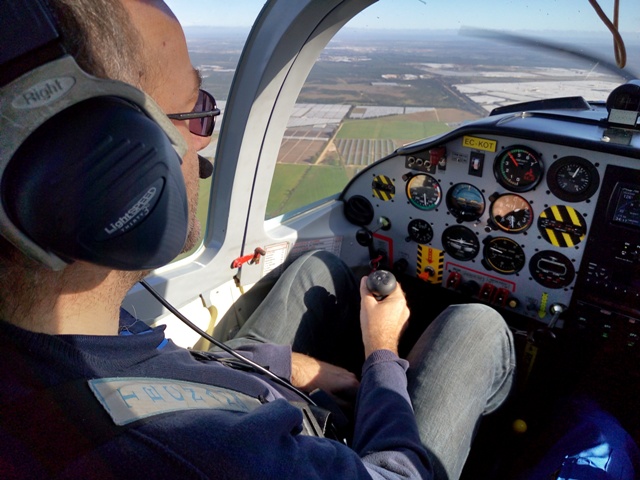 Piloto de avión por un día en la escuela de vuelo Aerohispalis