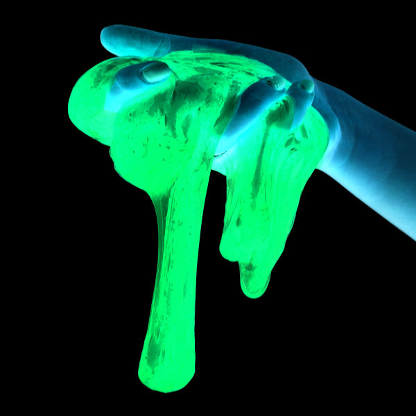 Make glow-in-the-dark slime for kids without using borax!  This recipe is so easy! #slime #slimerecipe #slimerecipeeasy #slimeforkids #glowingslime #glowingslimerecipe #glowinthedark #kidsslime #kidscrafts #growingajeweledrose #activitiesforkids