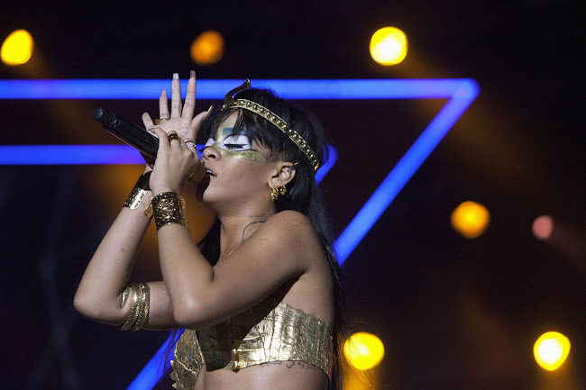 Rihanna Performing at  Benefit gig in New York 2012