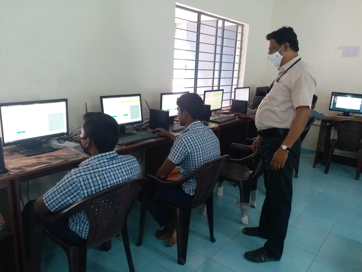 GHSS MADHAVALAYAM STUDENTS ONLINE TEST HITECH LAB