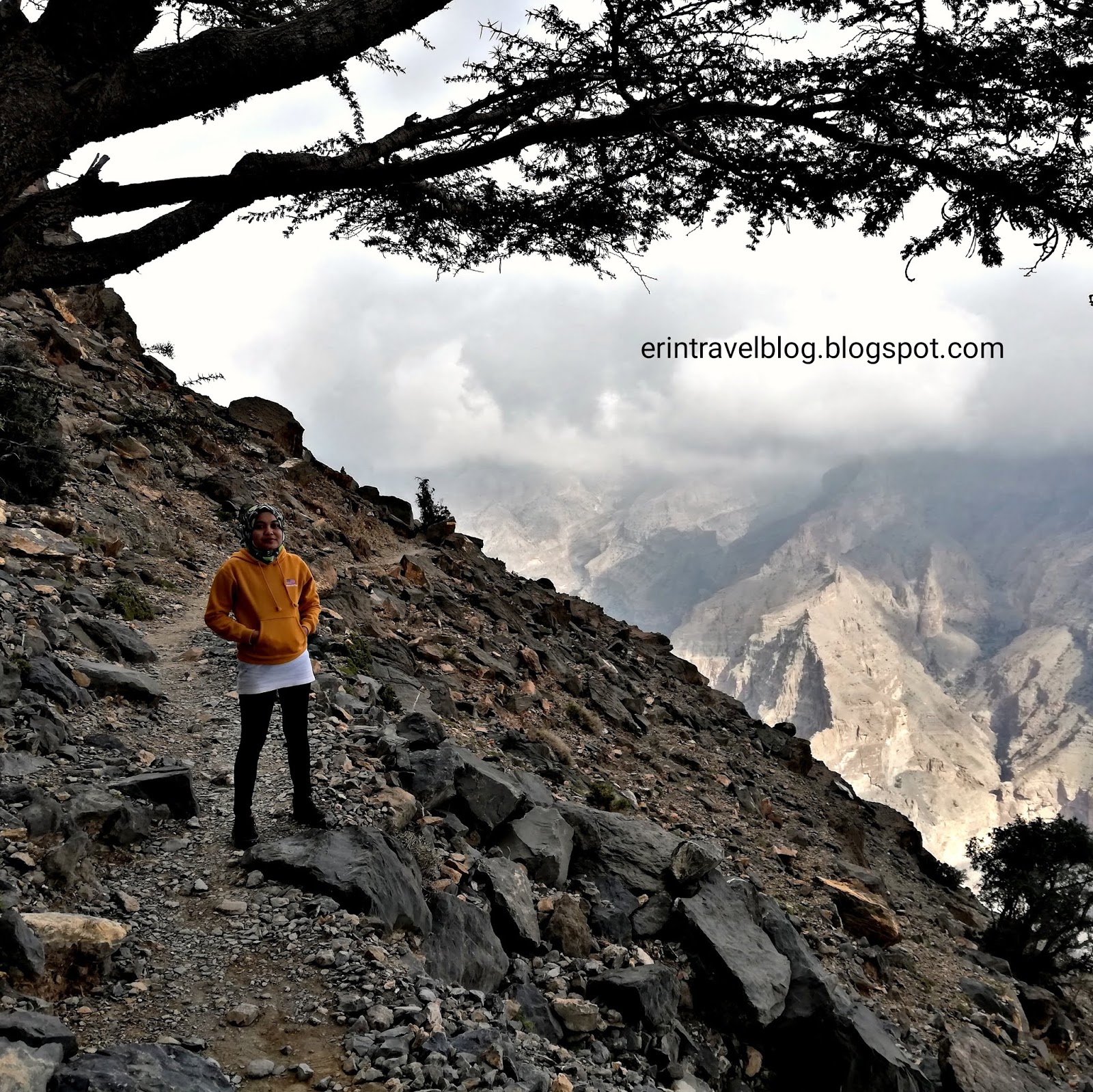 Erin's Travelogue Adventure & Wanderlust The Arabian Grand Canyon, Oman W6 Balcony Hike Walk Erin's Travelogue Adventure & Wanderlust The Arabian Grand Canyon, Oman W6 Balcony Hike Walk