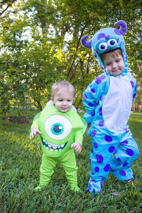 Easy Family Halloween Costumes for the Whole Family