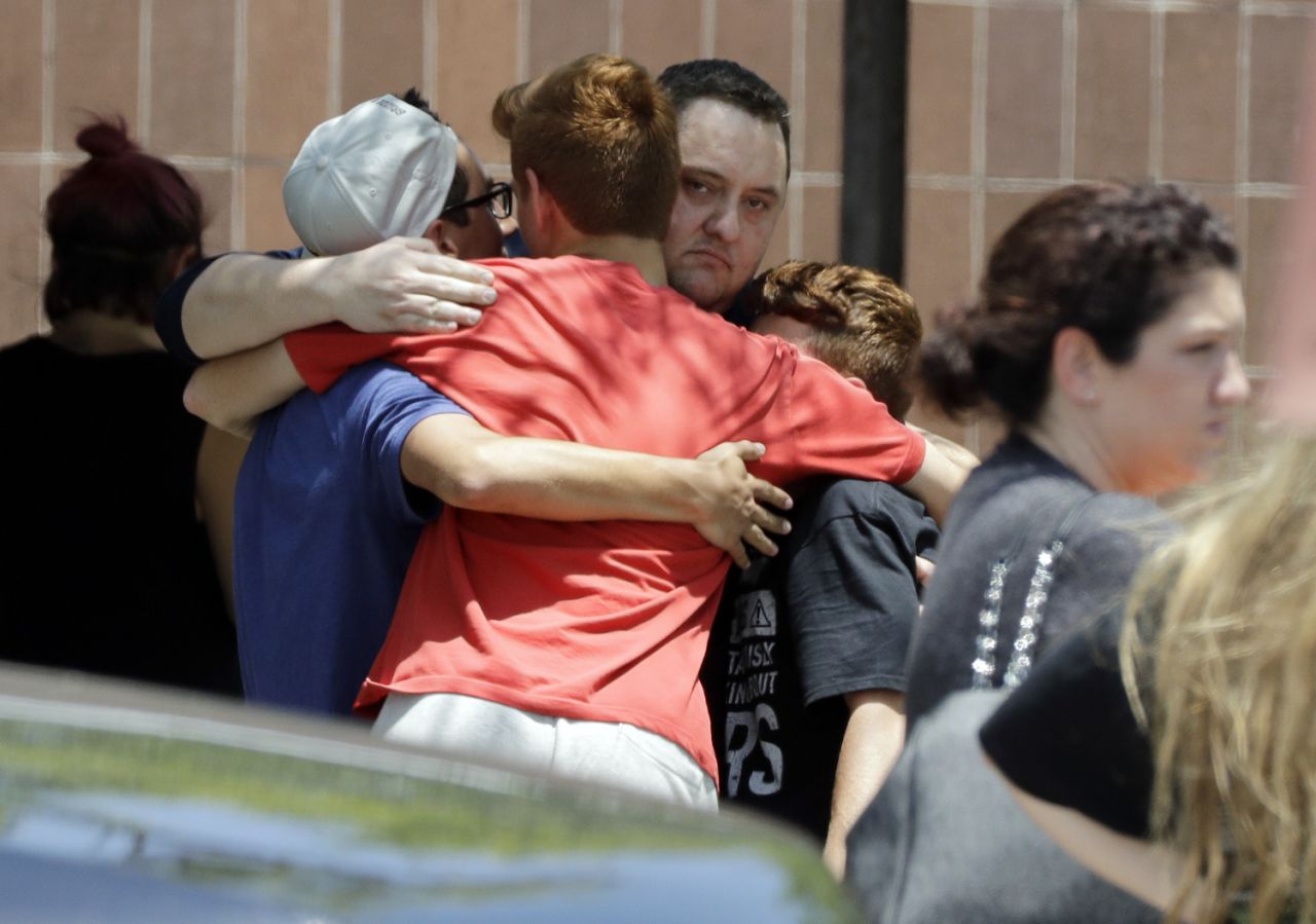Sa Defenza Breaking News a Santa Fe, Texas, sparatoria alla scuola