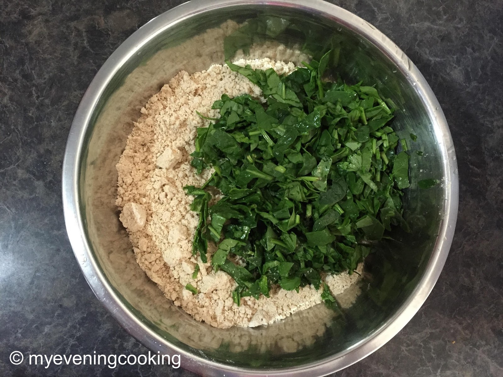 Spinach Thepla (Palak thepla) (Dhebara) My Evening Cooking