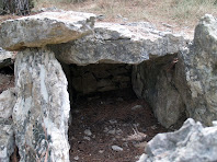 Detall del dolmen de Sant Amanç