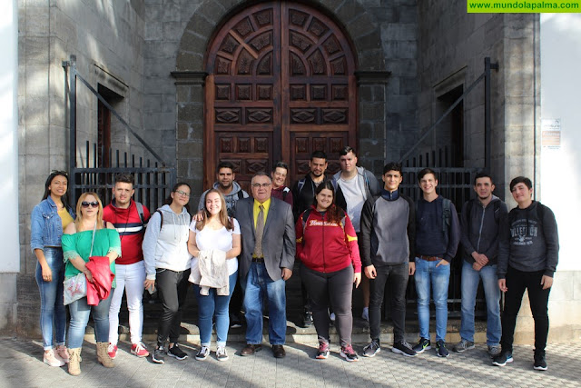 Finaliza la acción formativa “Servicios de Bar y Cafetería” en la Academia Canarias