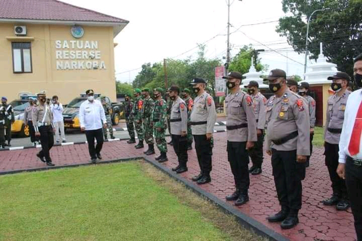 Pj. Bupati Labuhan Batu Memimpin Apel Gelar Pasukan Operasi Ketupat Toba 2021