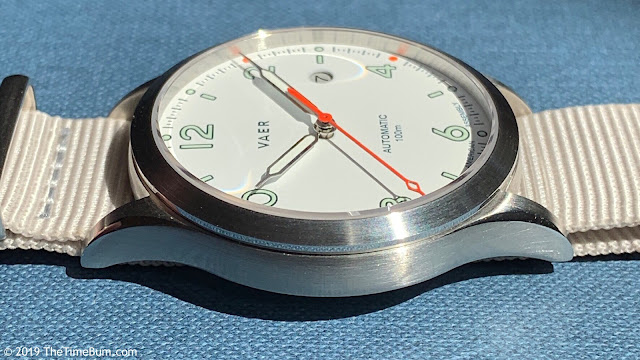 Vaer Automatic White Design 