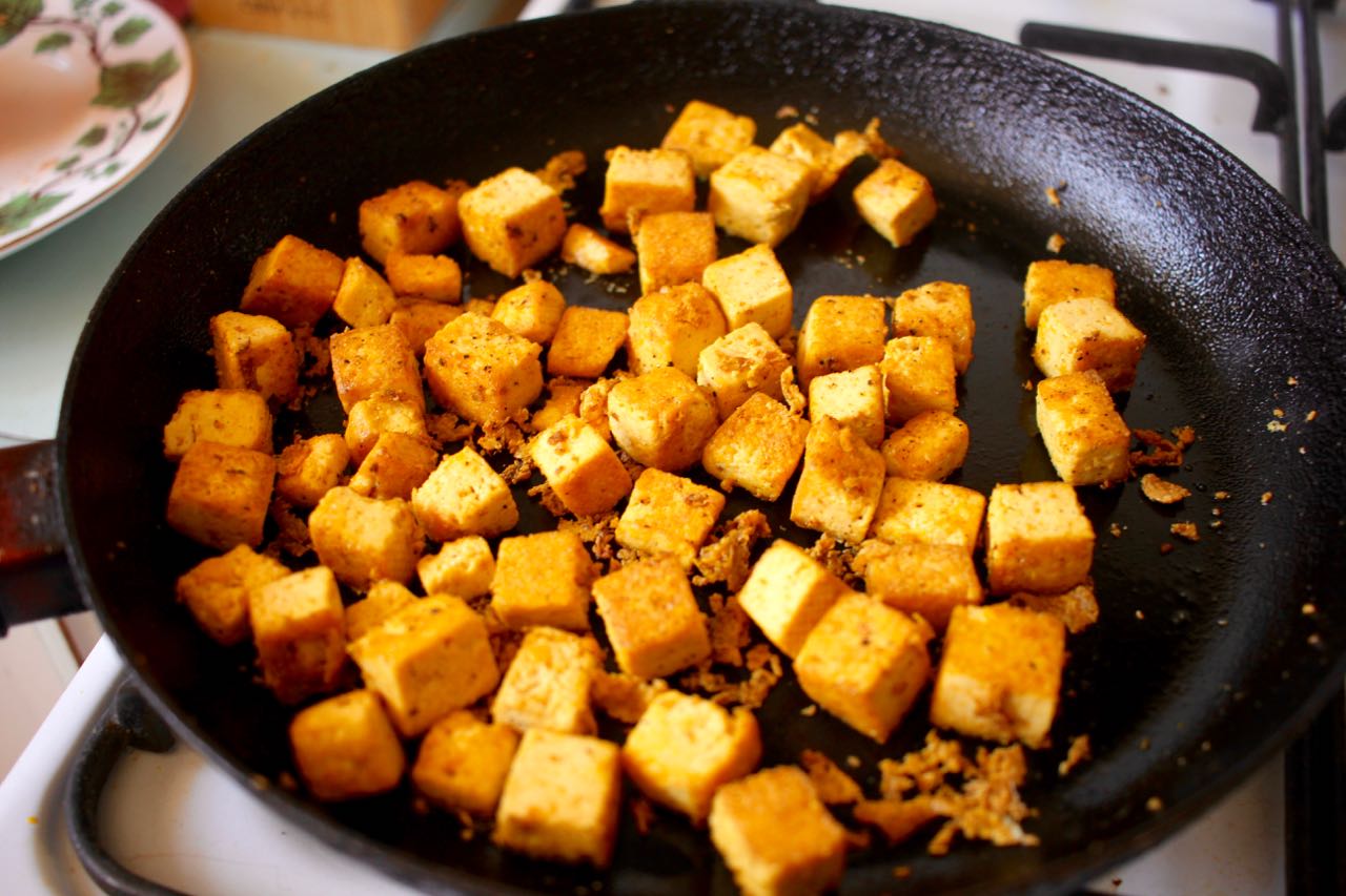 Green Gourmet Giraffe Chickpea tofu and pea curry