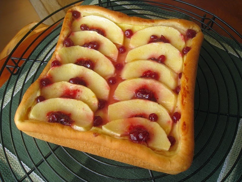 Kazuo: Apfelkuchen mit Preiselbeeren - England lässt grüßen