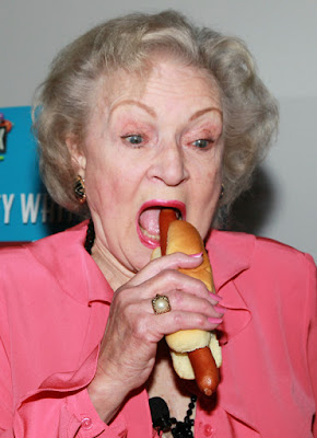 Betty White eating hot dog