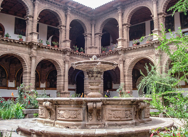Fonte no claustro do Convento de La Merced, Cusco