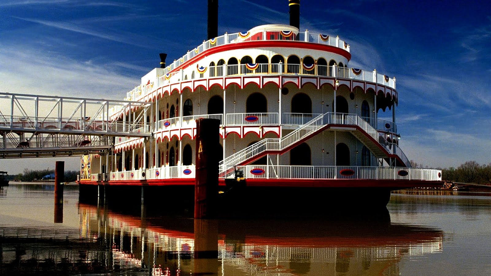 steamboat cruise up the mississippi