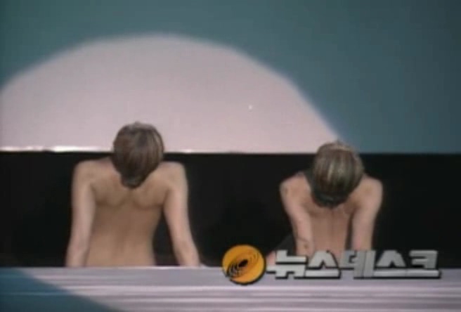 우리나라 지상파 뉴스에 나왔던 역대급 여자 알몸 노출 장면 - 디쁠