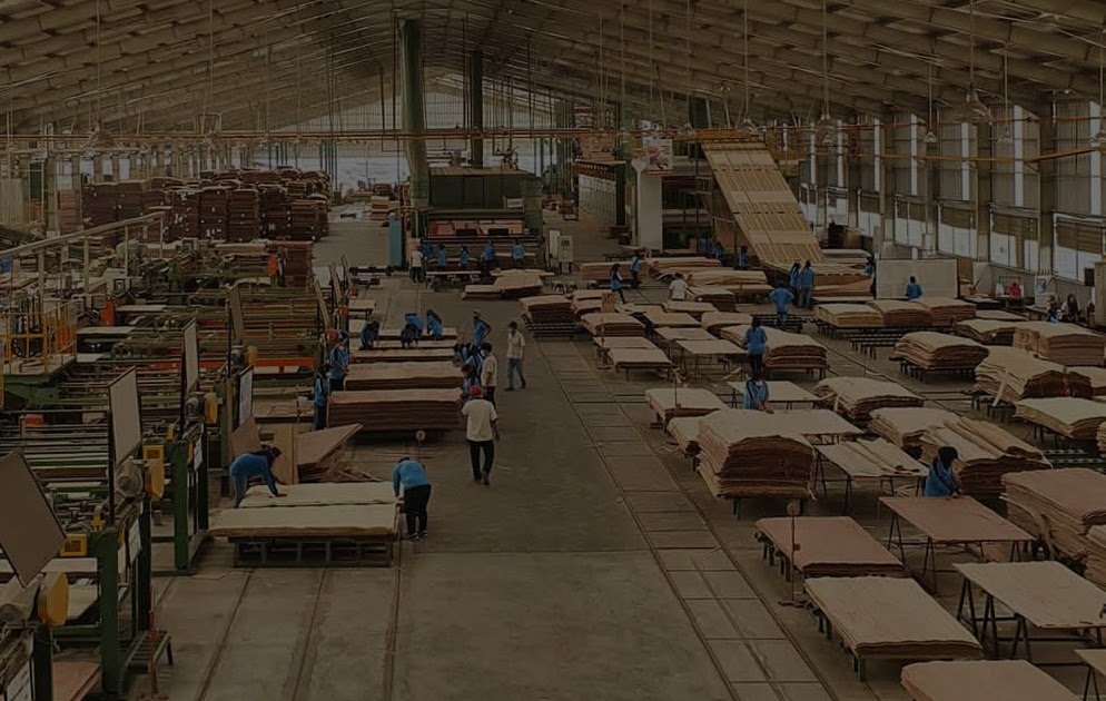 Pabrik plywood di Lamongan