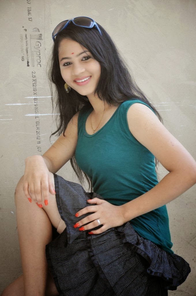 Asha Actress Latest Photo Hot Stills Gallery - Bolly Actress Pictures