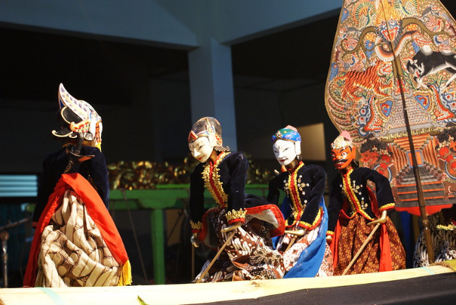 Tujuh 7 Kesenian Suku Sunda Yang Tetap Eksis Sampai Sekarang Aneka Budaya Indonesia