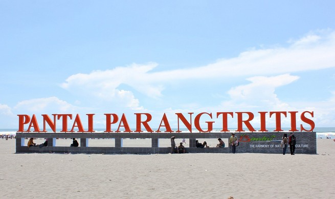 Destinasti Objek Wisata Pantai Parangtritis Di Kretek Bantul Yogyakarta - Ihategreenjello