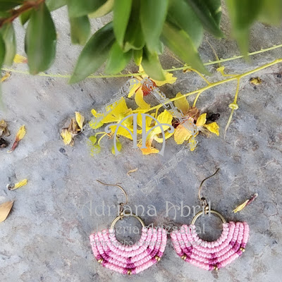 Pendientes, aros, aretes en macramé.Earrings, hoops, earrings in macramé. #AdrianaAbril