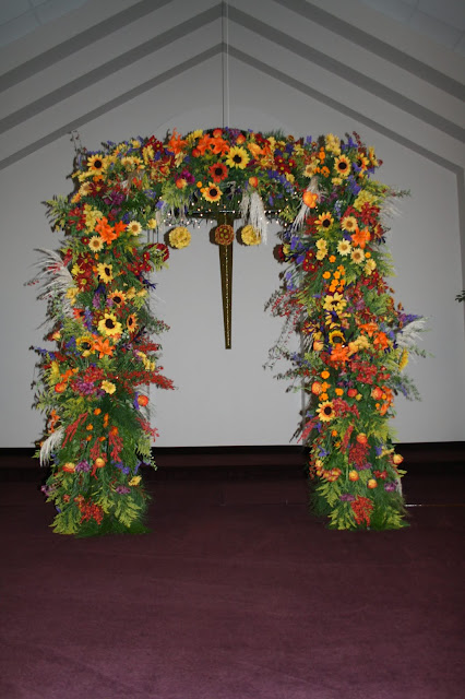 fall wedding arch