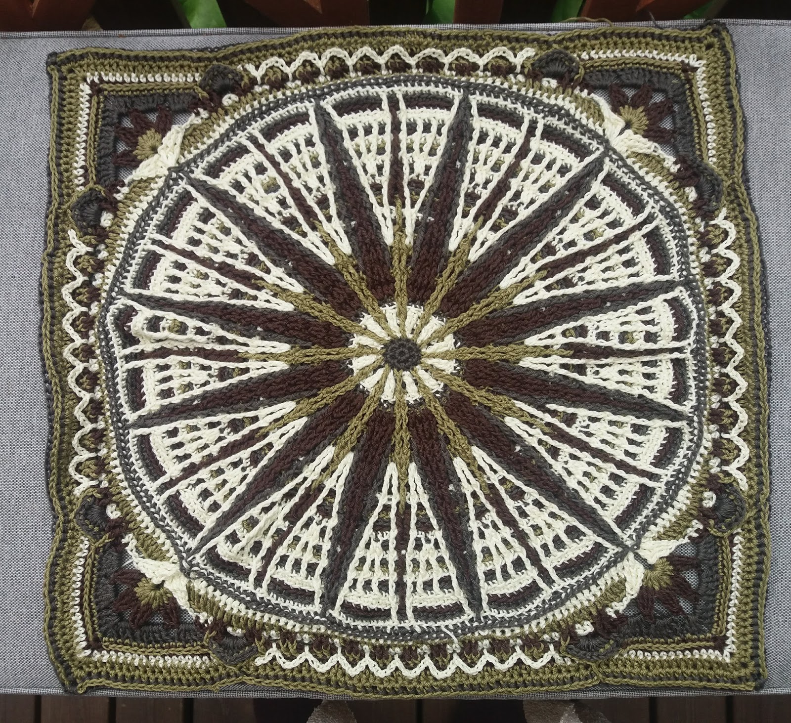 Uusi CAL projektini Baby Henrys designer Heirloom osa 2 / My Baby Henry´s Journey to the