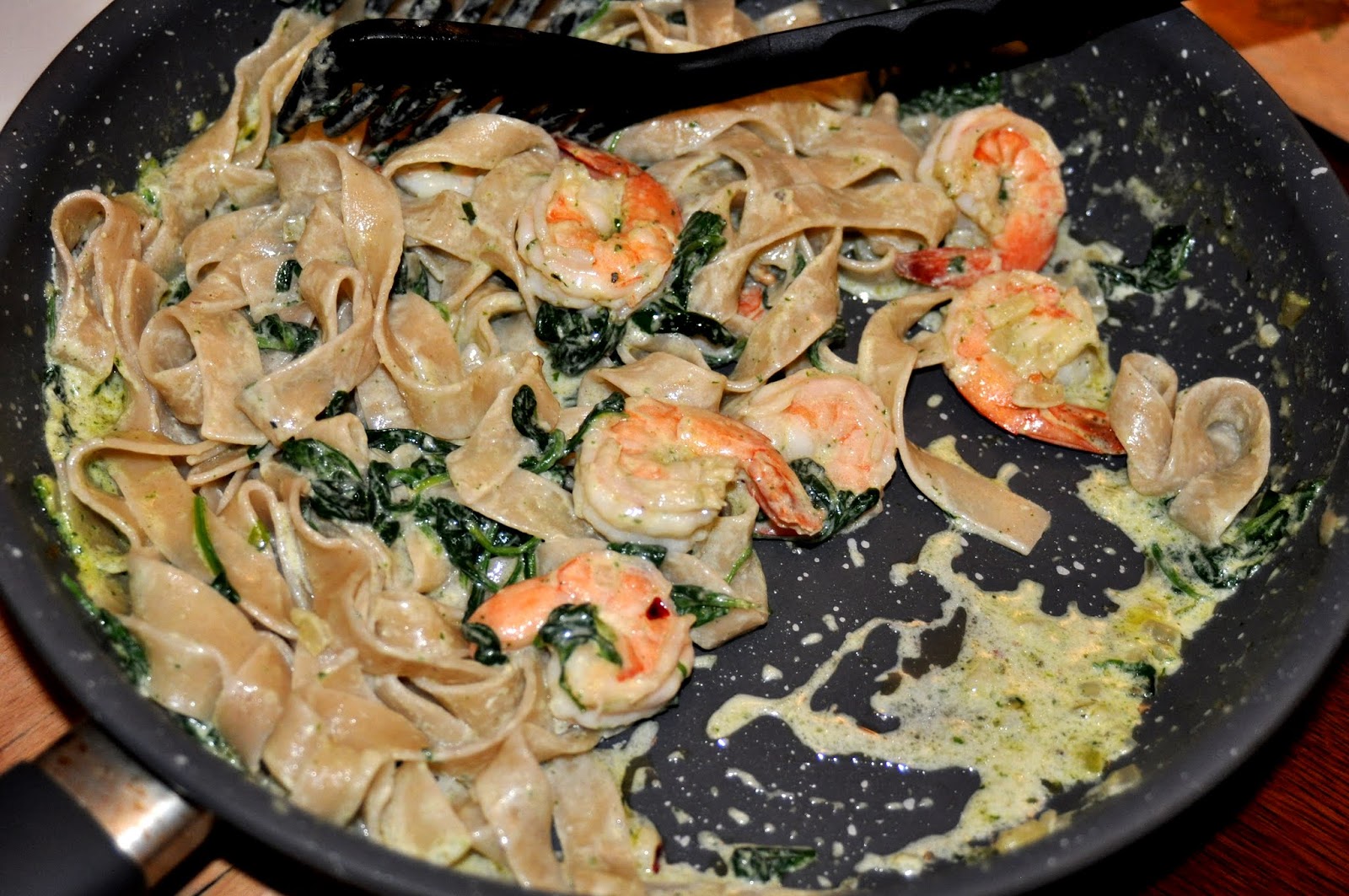 Makaron Z Krewetkami I Szpinakiem Pasta Con Gamberi E Spinaci