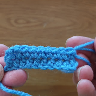 how to crochet in rows