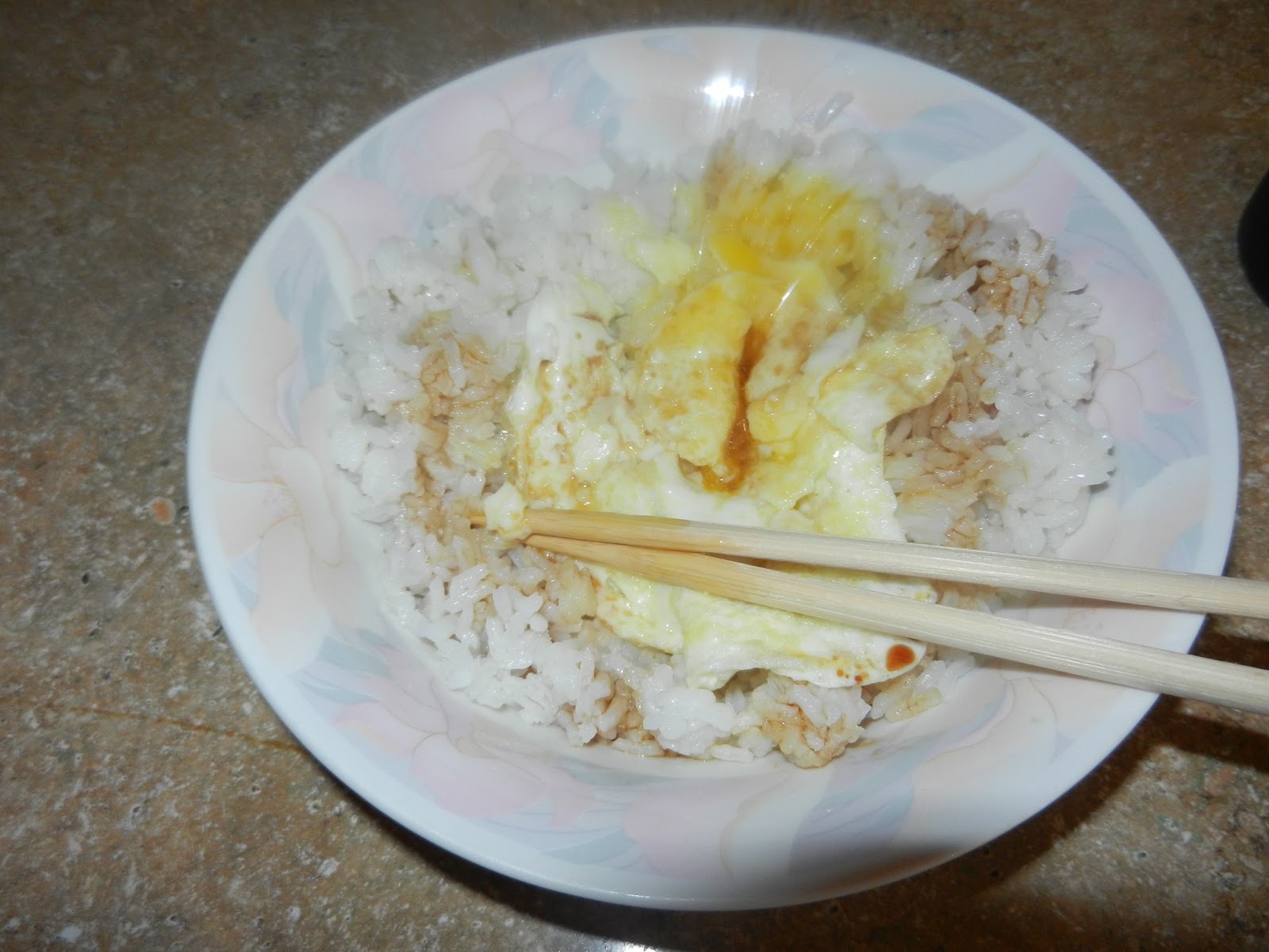 Fried Egg over Rice Breakfast Life is sooo good...