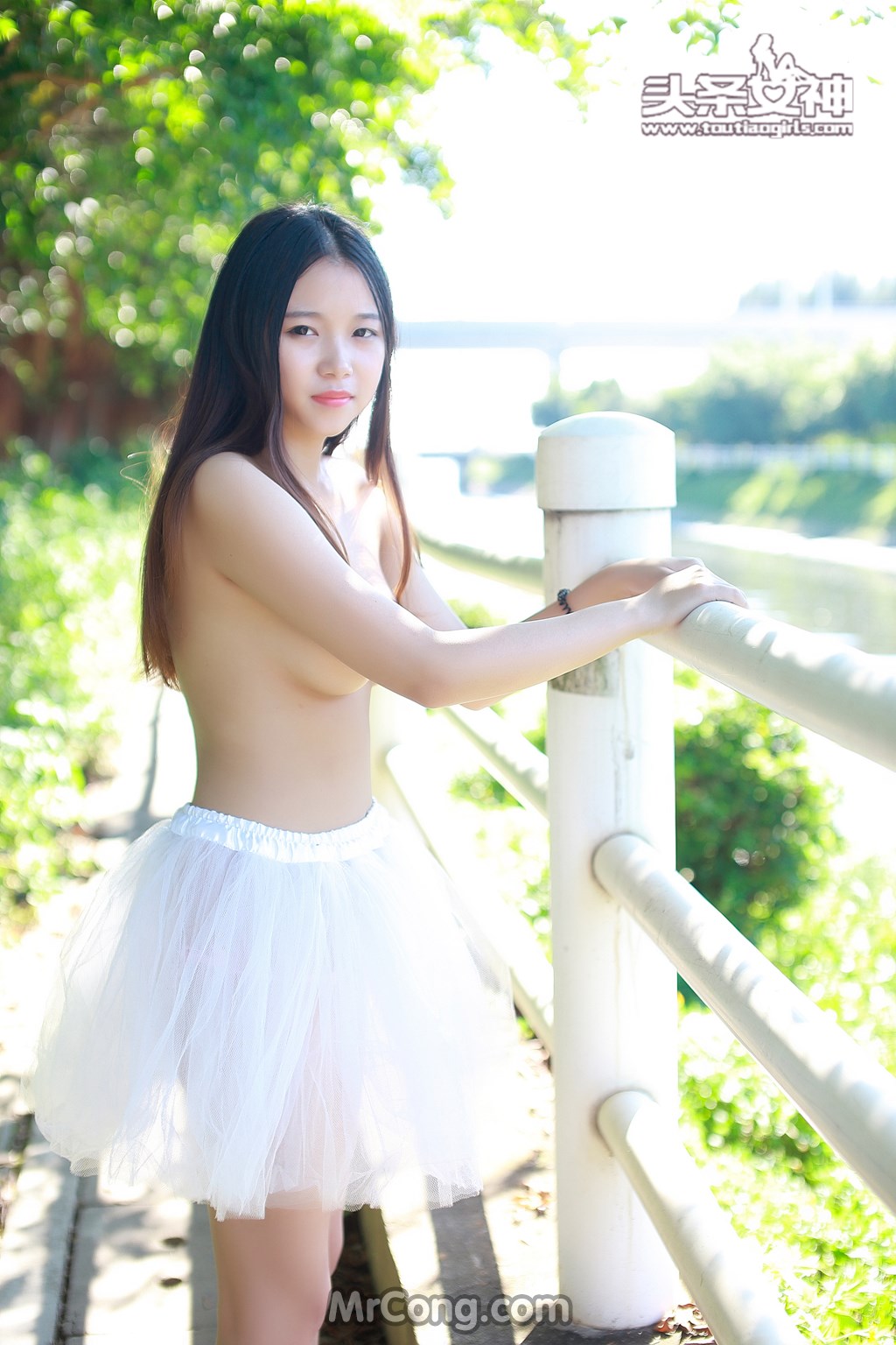 TouTiao 2016-08-03: Model Xiao Yu (小雨) (38 photos)