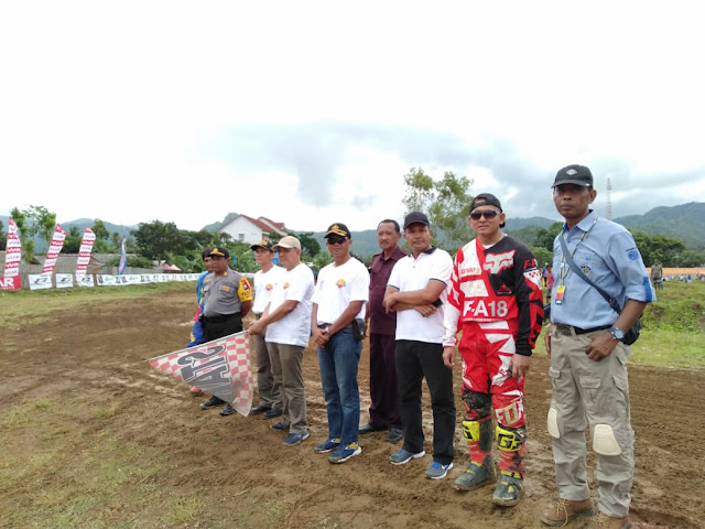 Hadiri Kejurprov Motor Cross di Pantai Prigi, Sekda Trenggalek Berharap Event ini Dapat Menjadi Daya Tarik Wisata