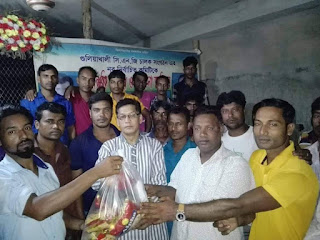 গুলিয়াখালী সিএনজি সংগঠনের উদ্যোগে চালক ও দূঃস্হ মানুষের জন্য ঈদ সামগ্রী বিতরন