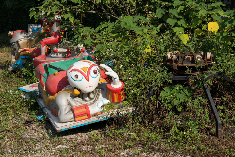 HAPPY MEDIUM STUDIOS WORLD S CREEPIEST AMUZEMENT PARK HAPPY MEDIUM STUDIOS WORLD S CREEPIEST AMUZEMENT PARK